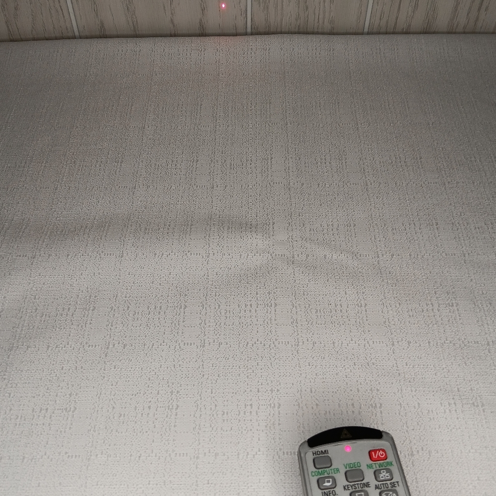 Sanyo Remote w/laser pointer - Picture 9 of 10